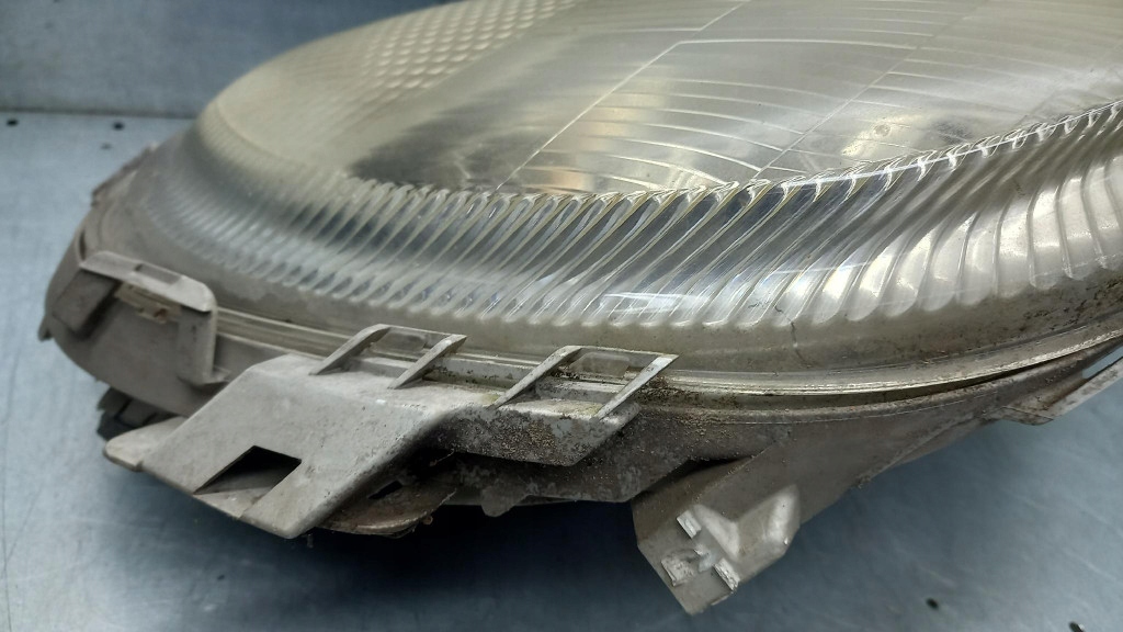 Купити Фара правий mercedes benz a140 w168 99r 1.4b
