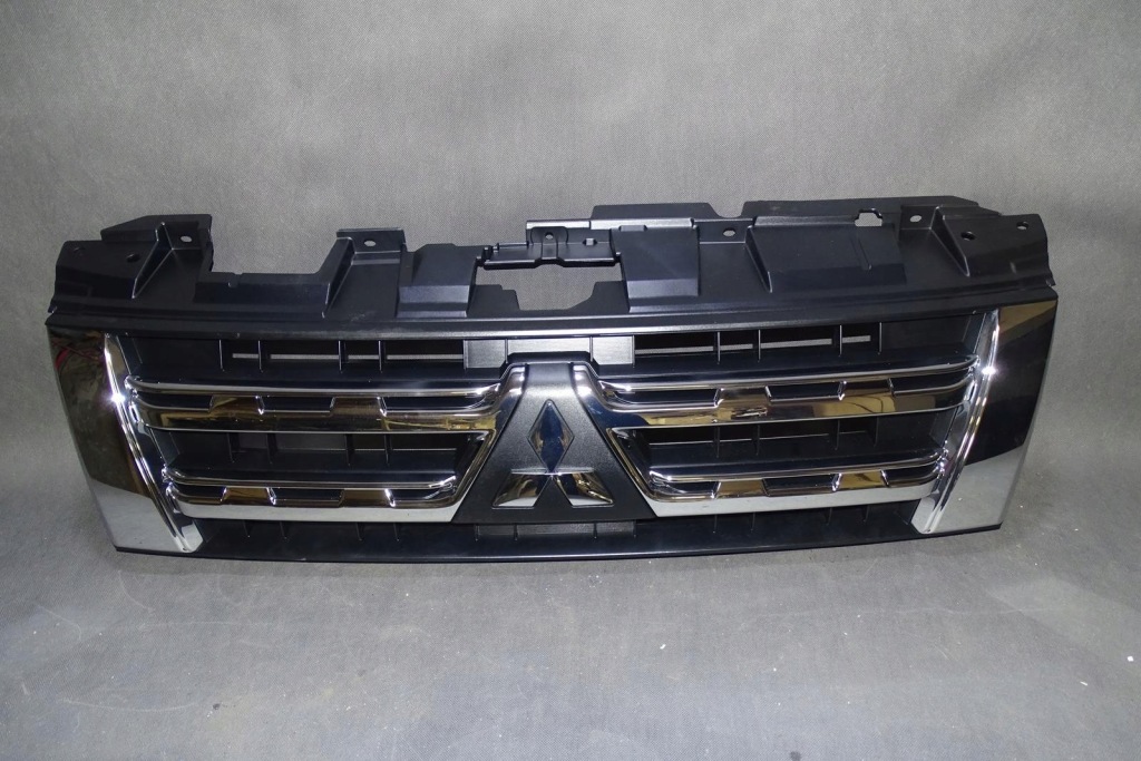 фото №1, Mitsubishi pajero iv решётка радиатора решётка радиатора бампера