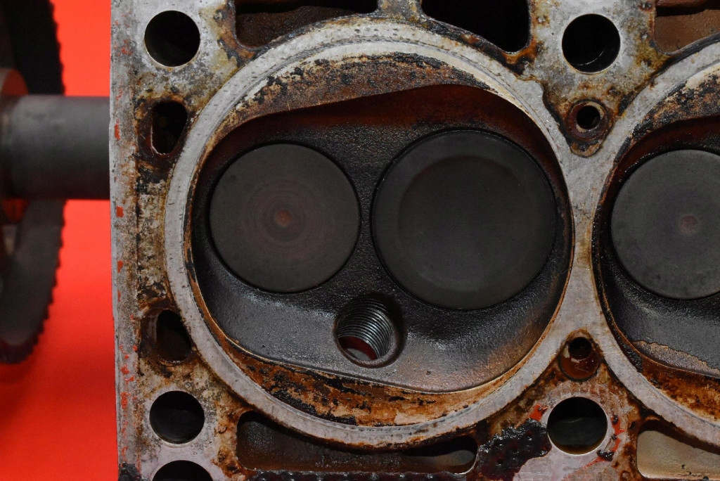 фото №11, Головка двигателя левая 078103373s audi a6 c4 2.6 v6 150 km 94-97