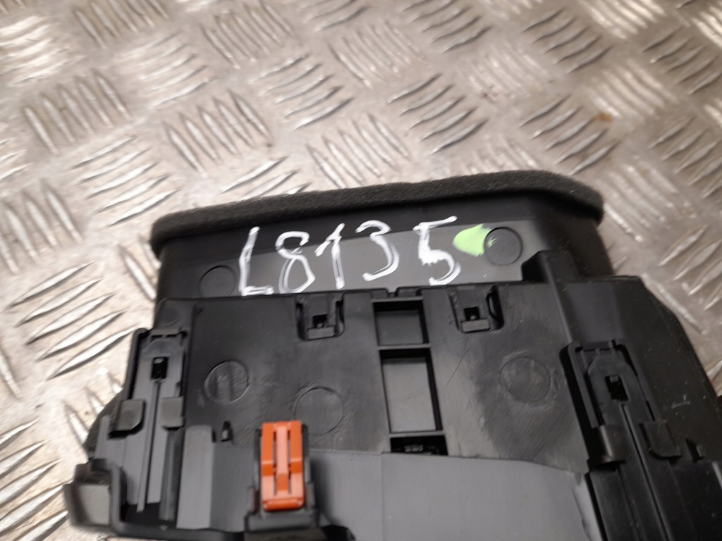 Насадка воздушная toyota corolla 2022 с передний po правой 5566202650 в Украине