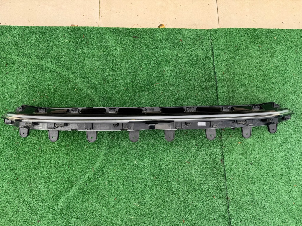 Купити Mg marvel r 20- лампа перед передня led накладка 10934255