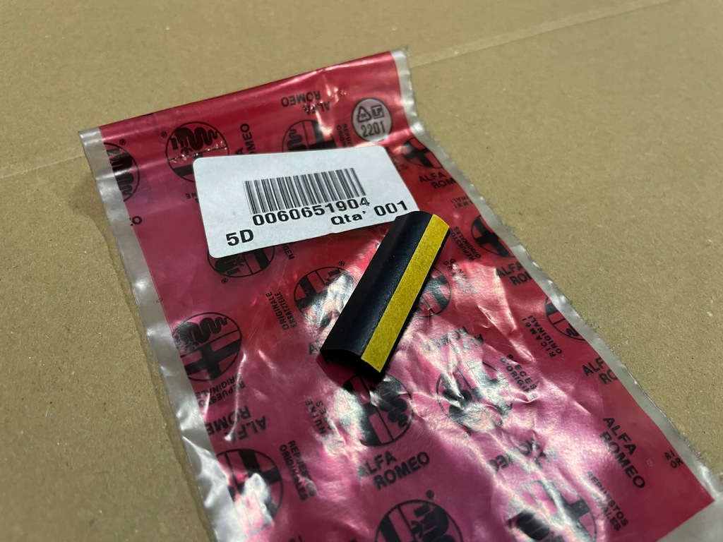 фото №3, Alfa romeo 166 вкладка напрямна скло лобове оригінальний номер