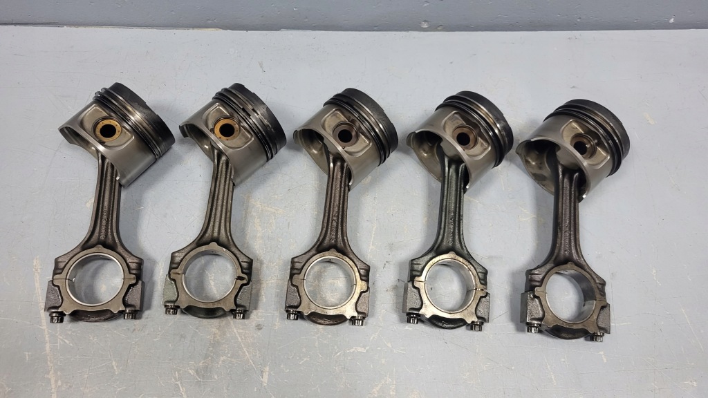 фото №1, Поршень шатун mercedes w124 2.5d