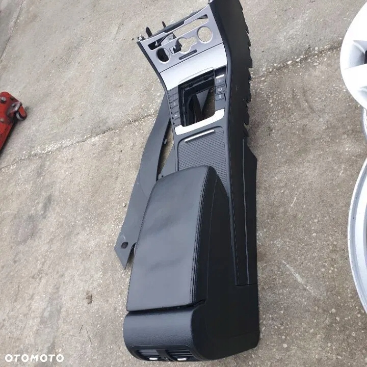 Купити Тунель середній підлокітник vw passat cc lift