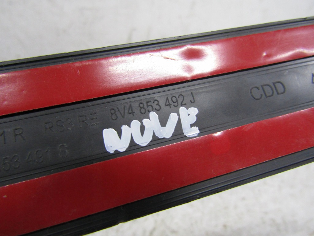 Audi a3 8v4 sportback молдинг на поріг передній правий Зі Шроту