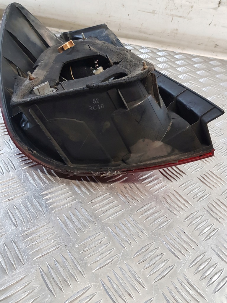 фото №15, Лампа правая задняя toyota corolla verso 03r- europa