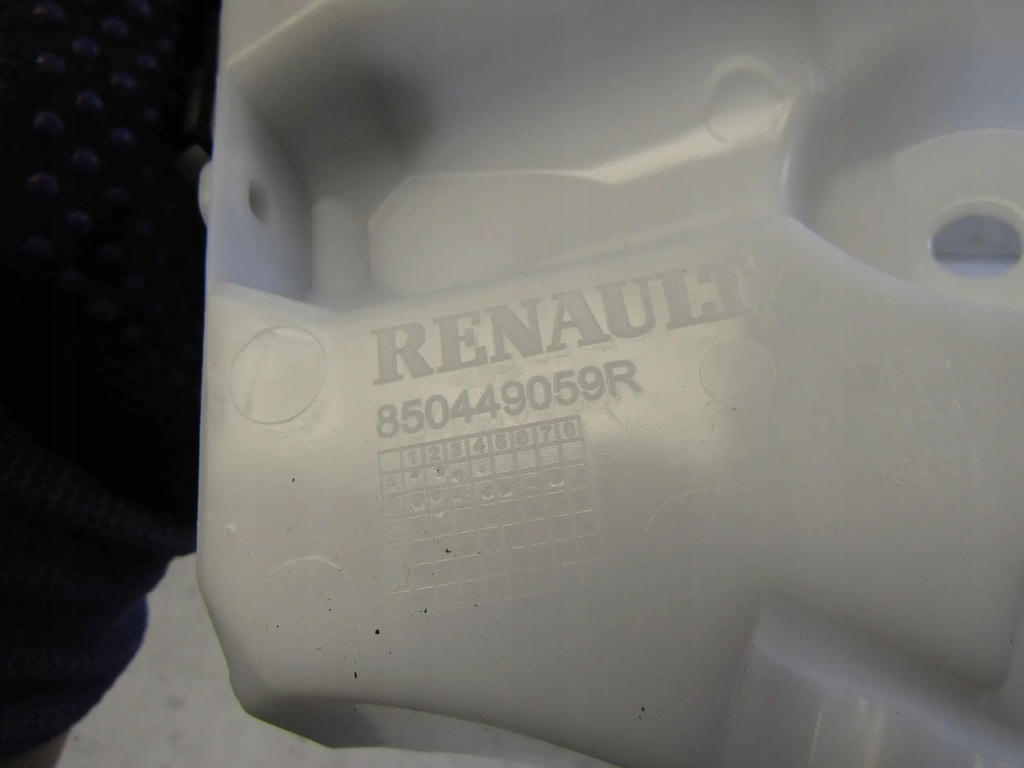 фото №9, Renault megane iv напрямна бампера правий задня 850449059r