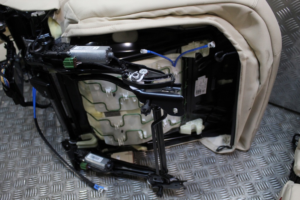 фото №11, Bmw g12 обивка заднее сиденье комфорт массаж обшивки задняя