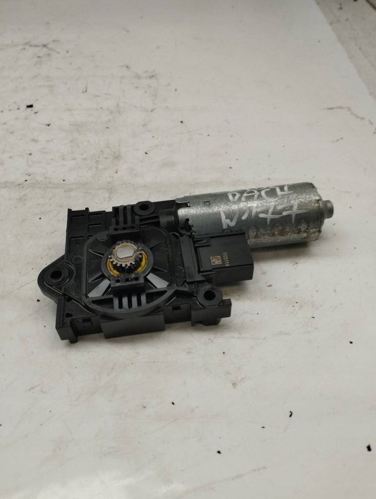 фото №5, Mercedes w177 amg a35 моторчик люк 10029933b