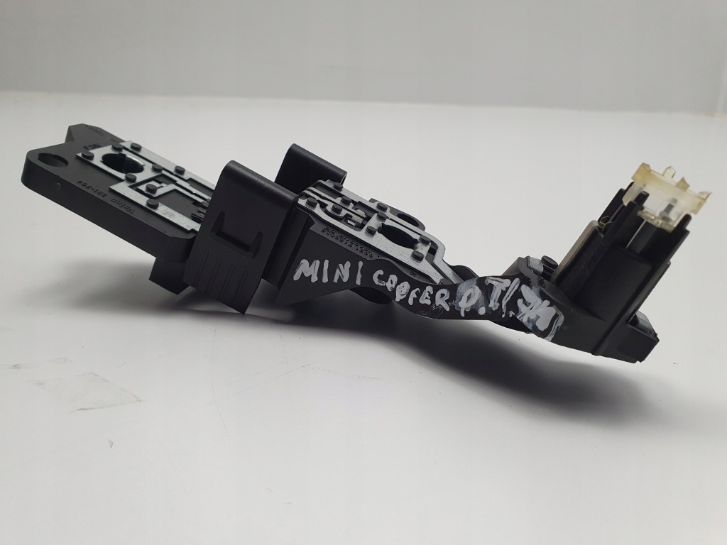 Вкладыш лампы mini r50 r53 рестайлинг  правый задний  7166008 кронштейн Оригинал