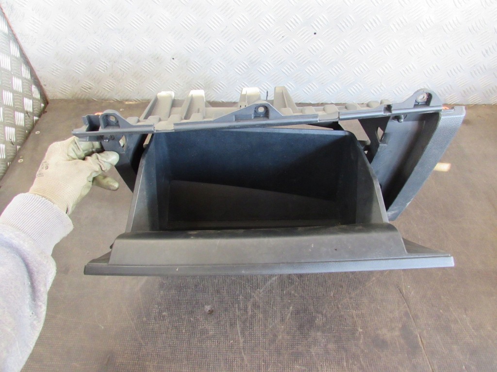 фото №7, Бардачок пасажира 55433-02560 toyota corolla e21 1.8 b hybrid 18-22 r.