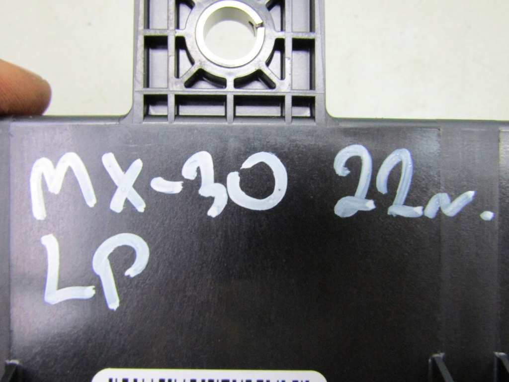 фото №8, Mazda mx-30 22r модуль блок управления дверь левый перед левых передних d44k675m0