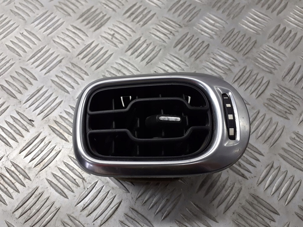 фото №1, Решётка обдув citroen c3 picasso 1.4