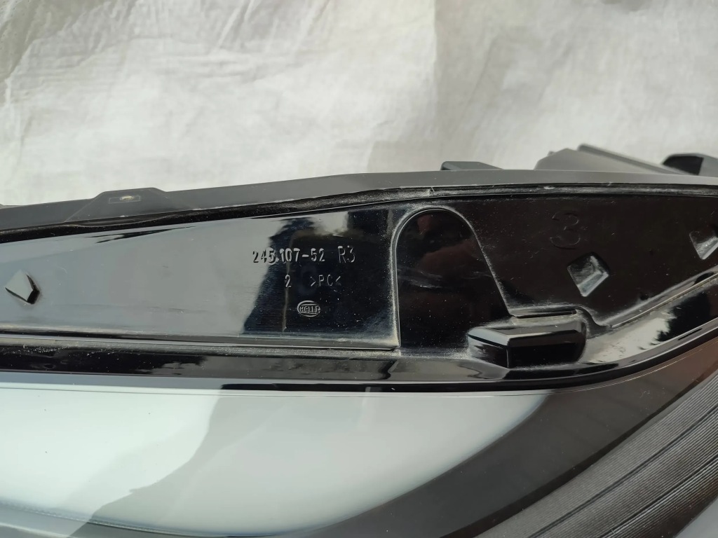 Фара фара праві перед tesla model 3 y fl рестайлінг  2021 full led Недорого