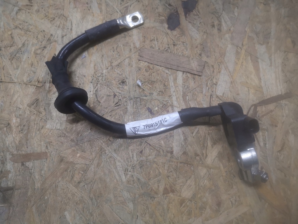 фото №1, Porsche оригинальный номер 7p0915181c клемма