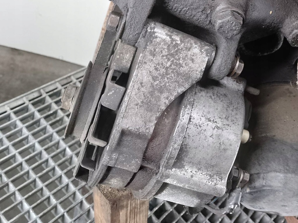 фото №10, Двигун kompletny+ коробка передач передач vw jetta i 030103021 1.3 b