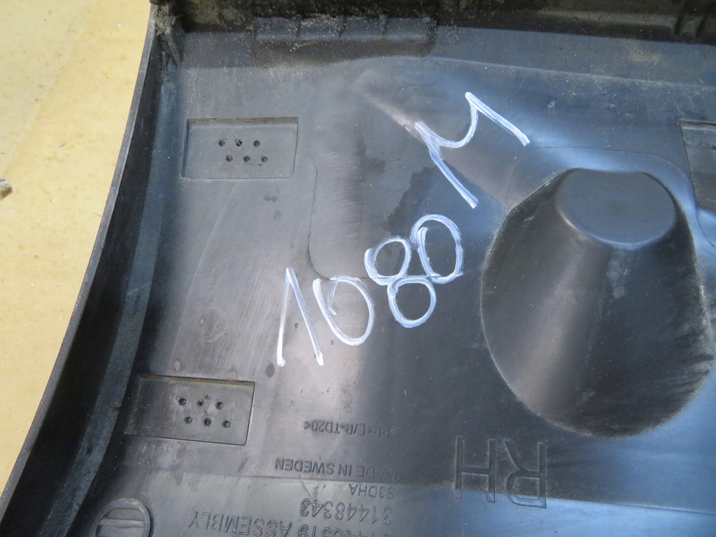 фото №12, Volvo xc40 молдинг дверь правый задняя