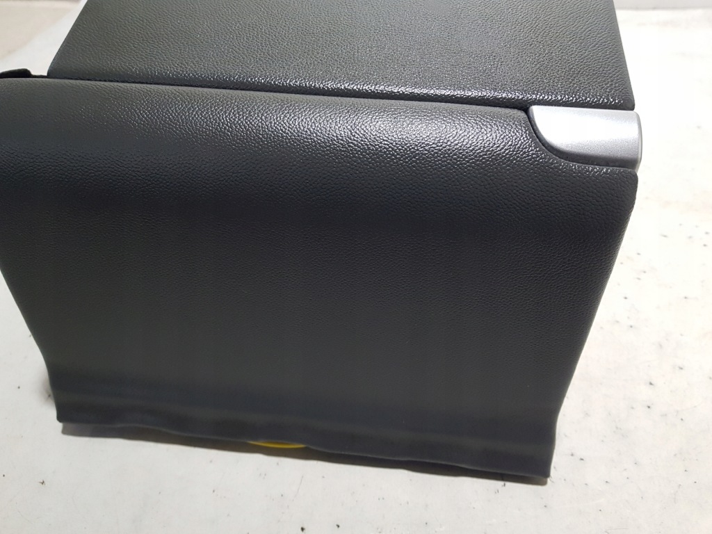 Бардачок полиця mercedes sl r230 2308100141 лівий задня Недорого