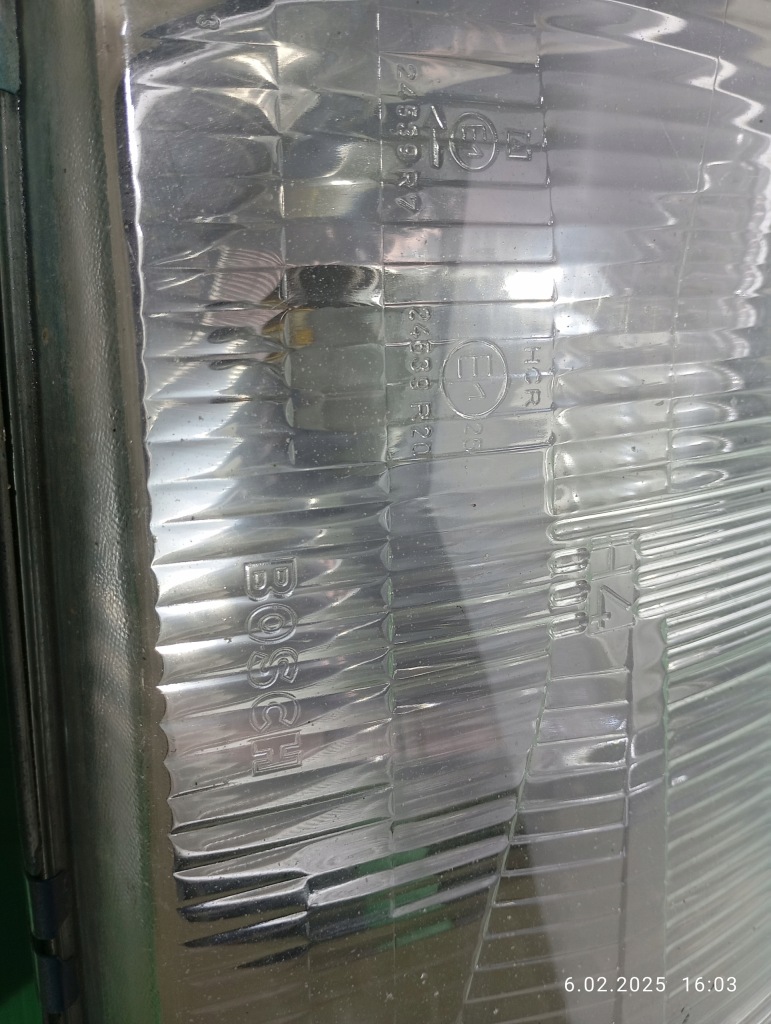 Лампа правая перед mercedes s klasa w126 79-91 1305235092 1305620452 bosch Оригинал