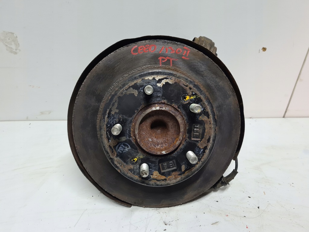 фото №1, Kia ceed ii i30 поворотный кулак ступица правый задняя 2012-