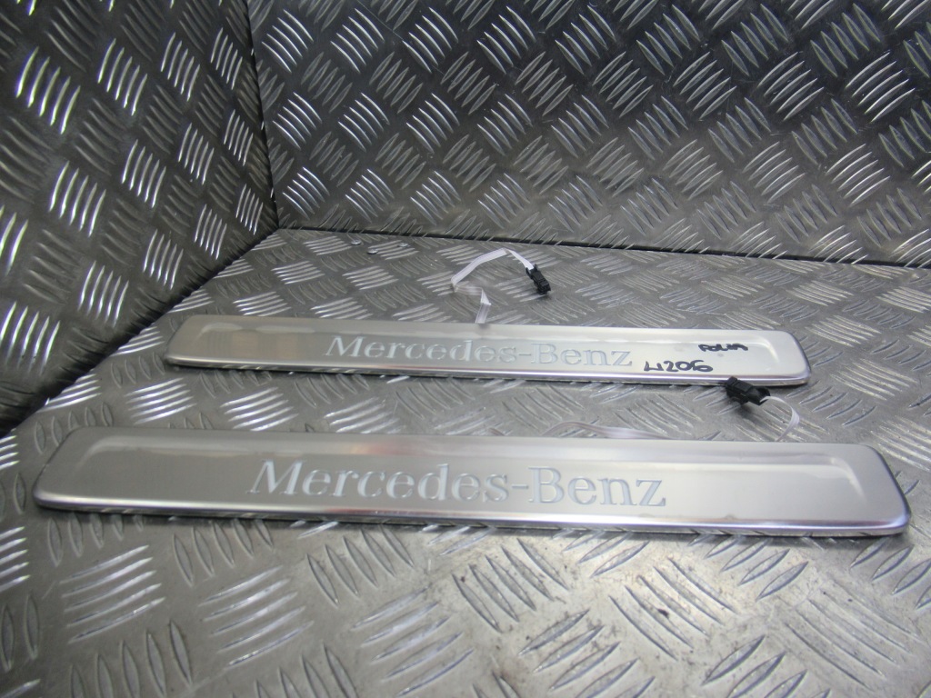 фото №1, Mercedes w206 накладки порогові накладки підсвічувані jak nowe!