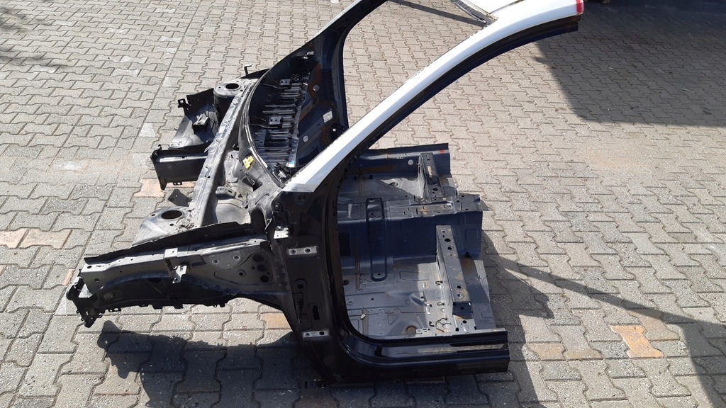 фото №1, Volvo xc40 четверть левая перед