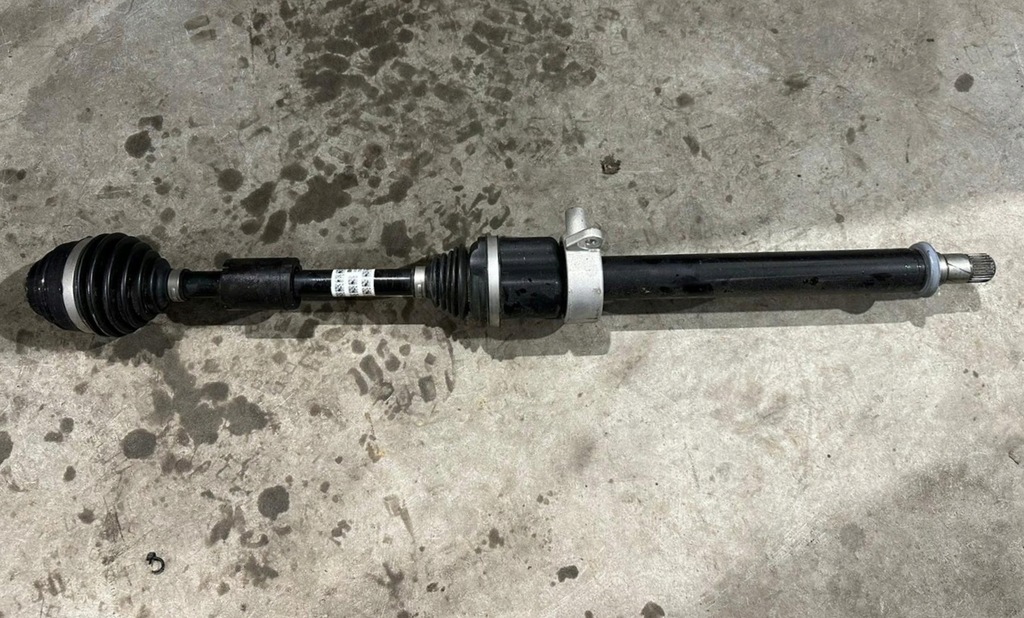 фото №1, Bmw f40 приводной вал перед 15540010 1027740