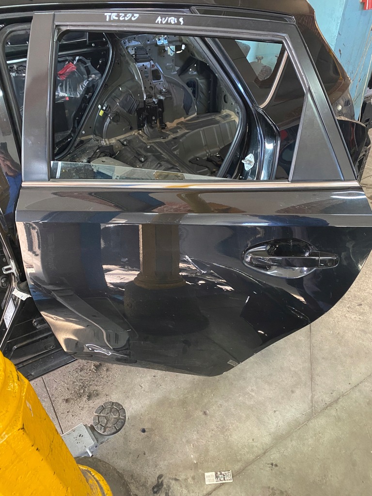 фото №1, Toyota auris ii hb 2012- дверь левая задние задняя