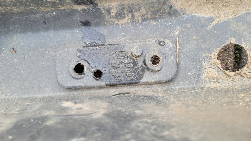 Бампер задній задній ford transit courier 14-23 бампер задній задній ford courier Київ