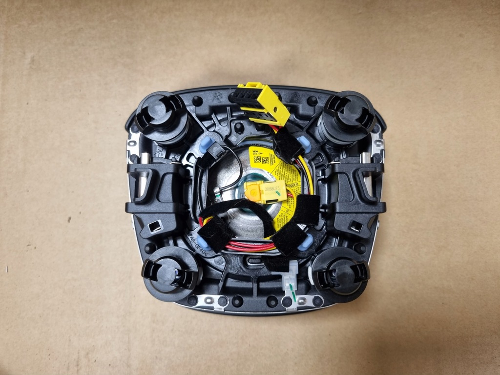 фото №12, Polestar 2 приборная панель консоль air bag водитель пассажир оригинальная