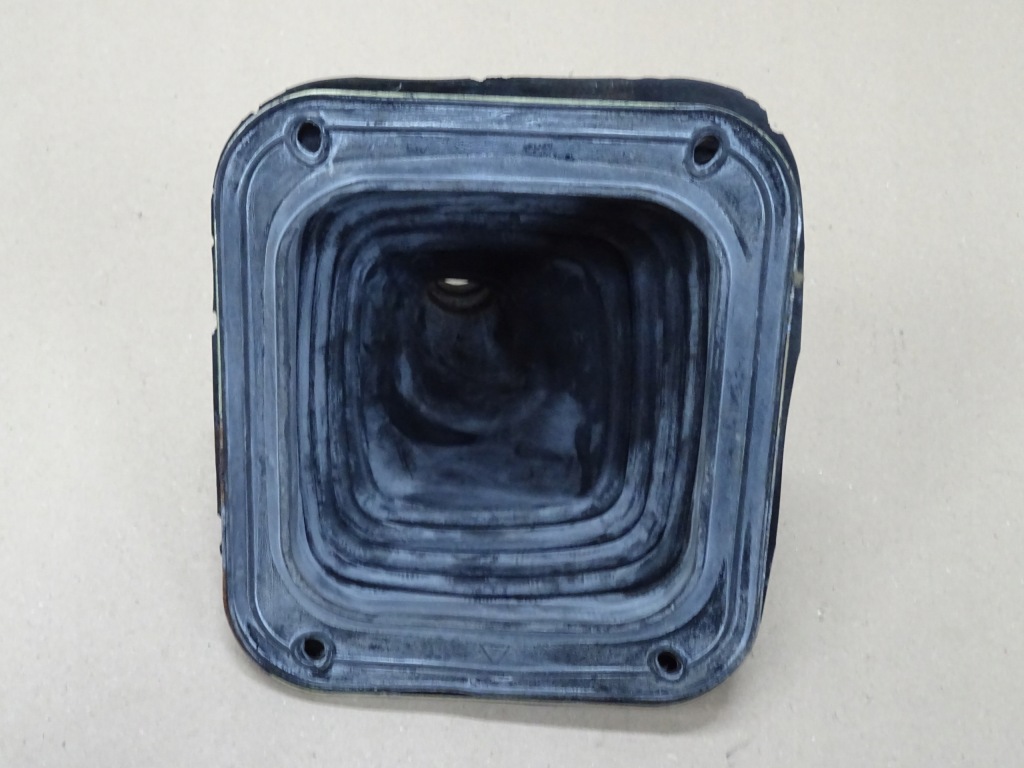 фото №5, Land cruiser lj70 чехол резиновый элемент защита передач 2,4td