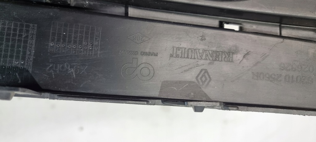 фото №13, Решітка бампера лівий перед renault laguna iii lift 13-15