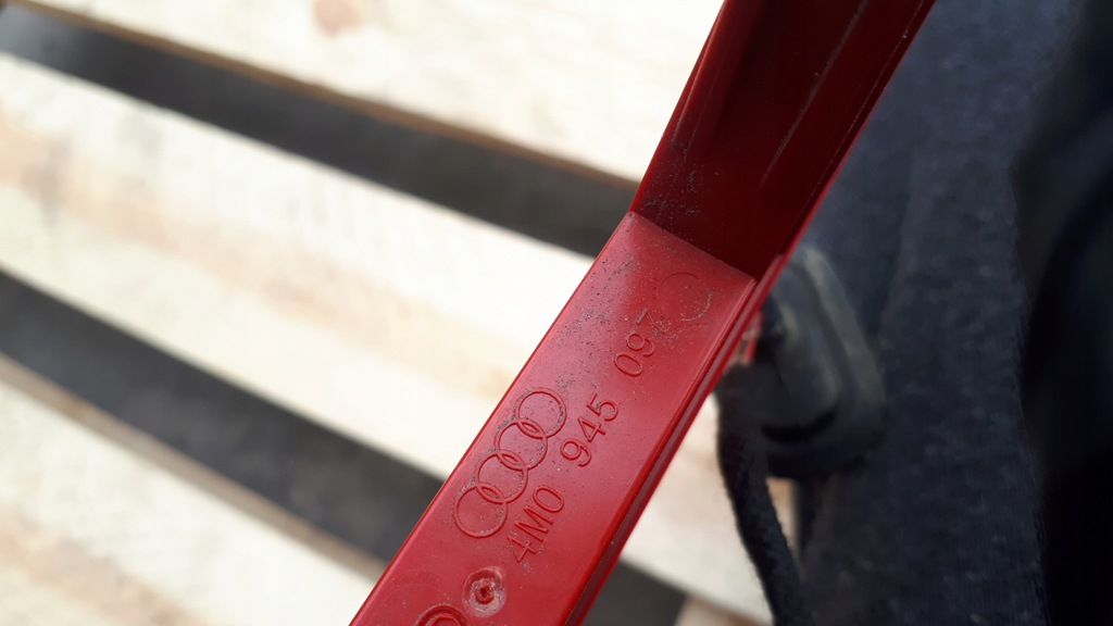 фото №9, A4 b9 8w третій світло стоп 4m0945097 kombi