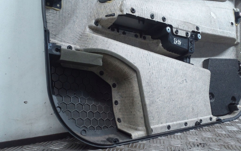 2005 opel astra h обшивка дверь передних 13177105 Киев