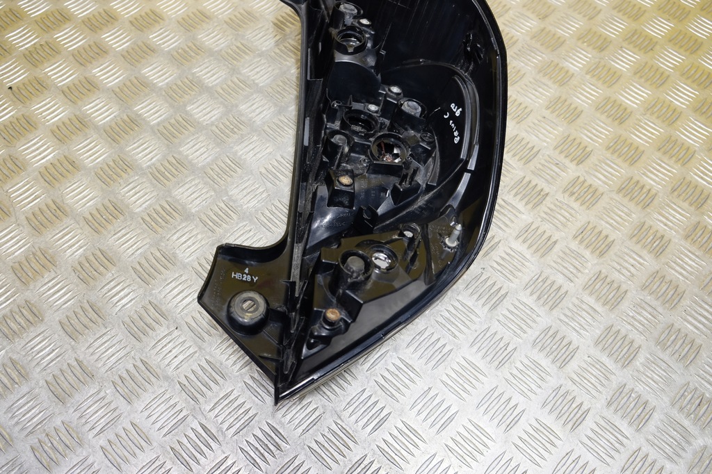 фото №11, Toyota prius c lift 2017- лампа задняя левая usa