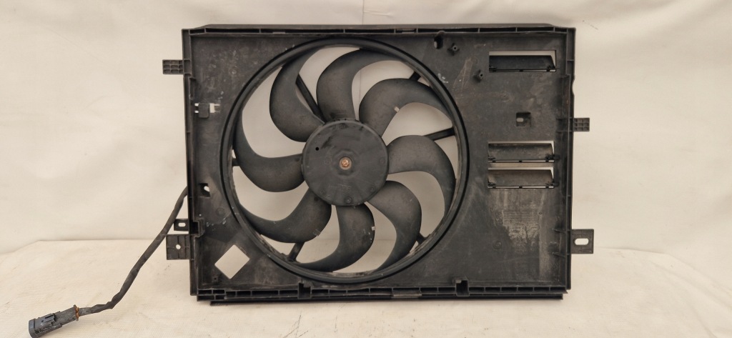 Купити Peugeot jumpy expert proace 16- вентилятор радіатора