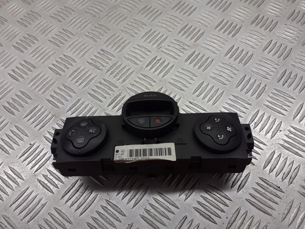 фото №1, Панель обдув кондиционера renault megane ii 1.9 dci 8200070752