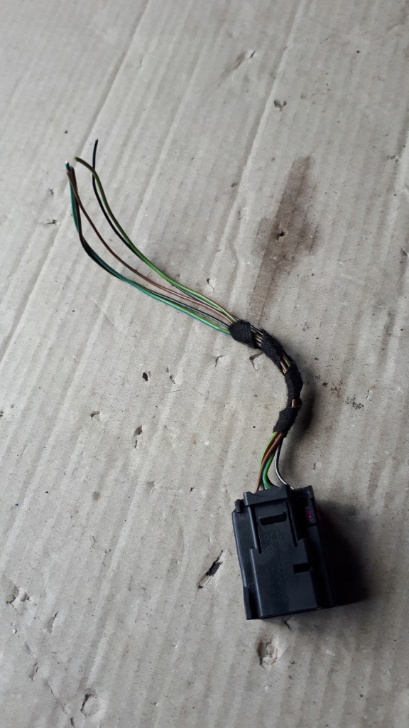 фото №1, A4 b8 a5 колодка электрическая штекер соединитель перед