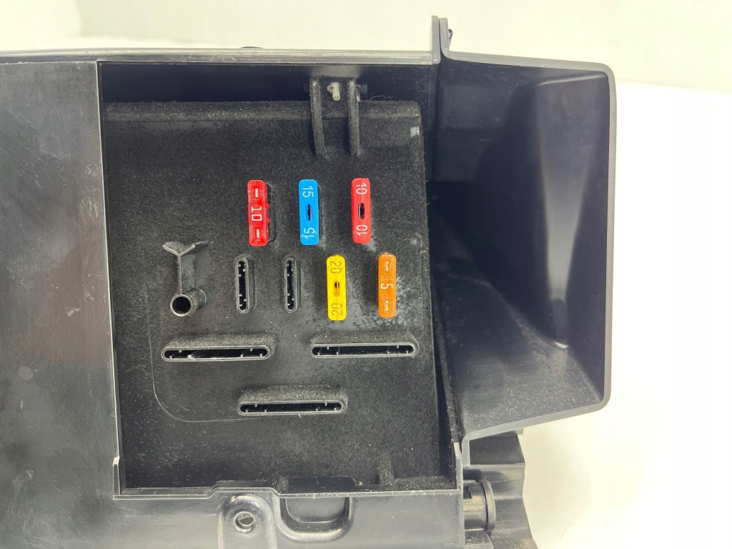 Бардачок bmw z4 e85 e86 7043938 2003 бензин 141kw Зі Шроту