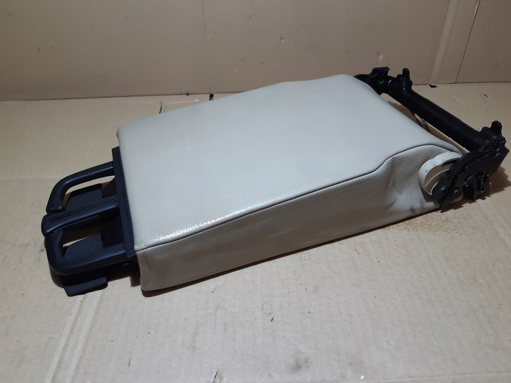 фото №8, Audi q7 4l подлокотник сиденье задняя кожа кружки 4l0883081