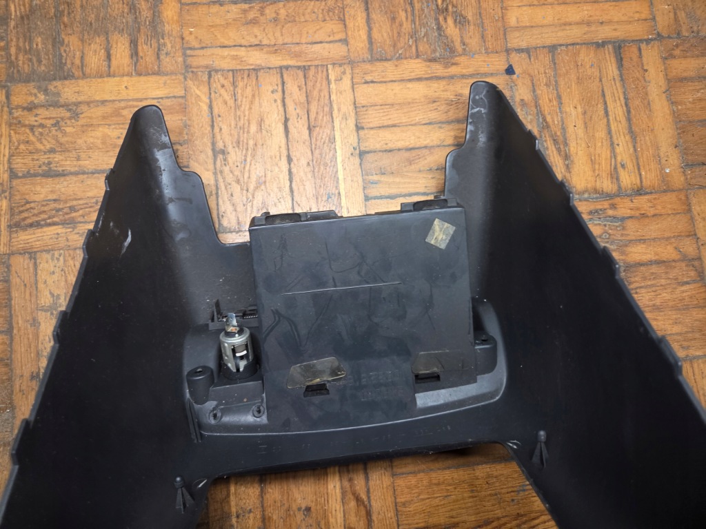 Opel sintra розетка прикуривателя защита туннель 10232518 с Разборки