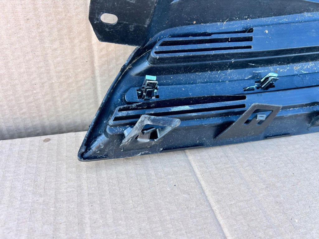 Nissan micra k12 рестайлінг  07-10 решітка радіатора решітка радіатора правий+ ліва оригінал  89027935 89027936 Зі Шроту