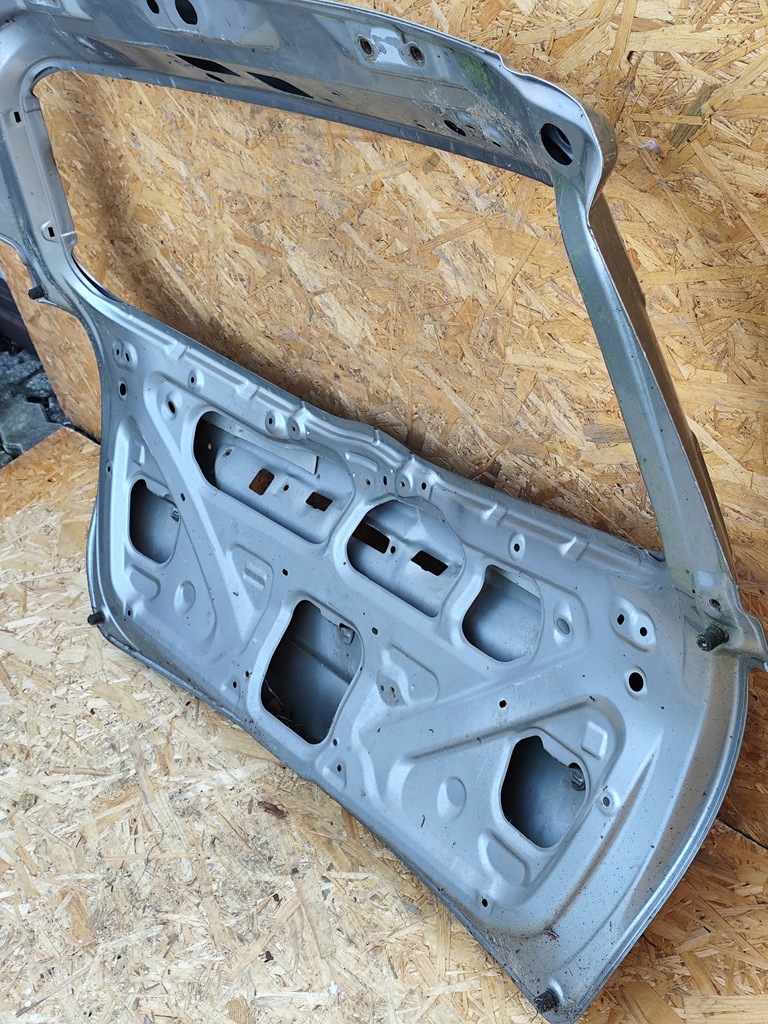 фото №8, Крышка багажника багажника задняя задняя toyota corolla verso 04-08 oryg