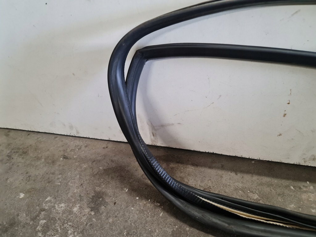 фото №4, Прокладка двері правий задня audi a8 d2 long