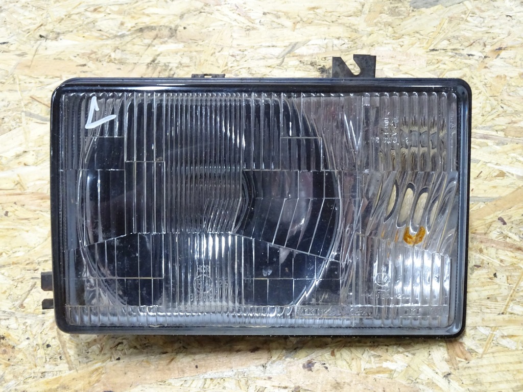 фото №1, Isuzu trooper лампа левый перед 90r eu org.