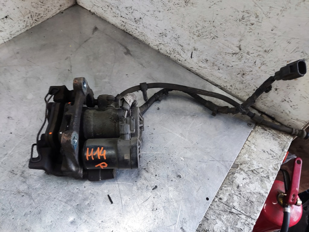 фото №1, Ford mondeo mk5 супорт електричний правий задня