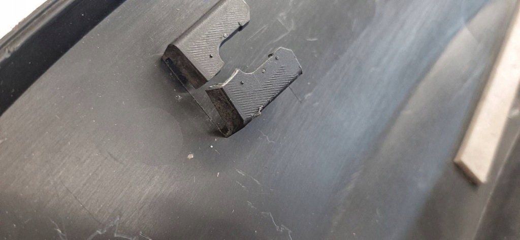 Mazda cx-3 2014-2021 молдинг двері права задній d10e51rc1 Зі Шроту