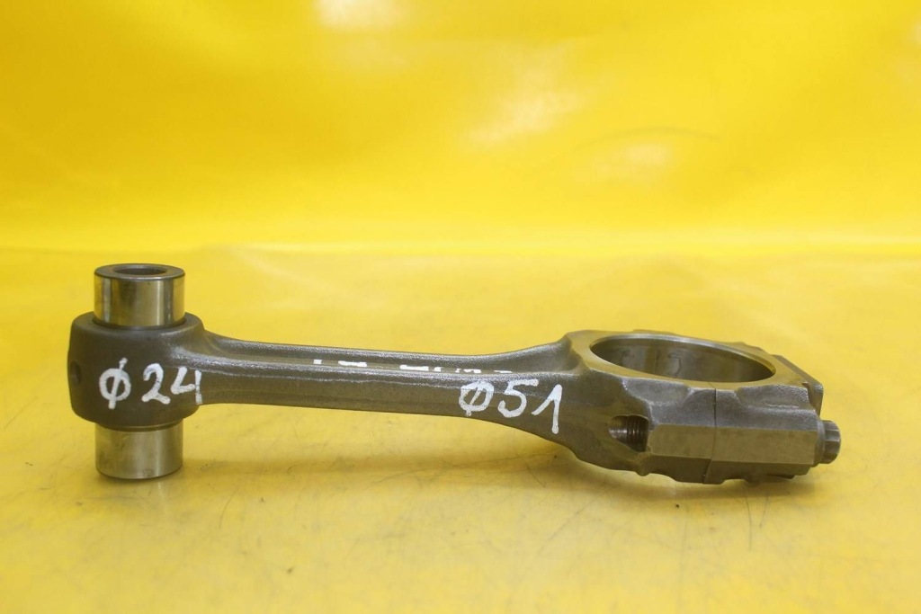 Шатун шату́н vw transporter t4 multivan seat audi 2.0 b aac 074b Зі Шроту