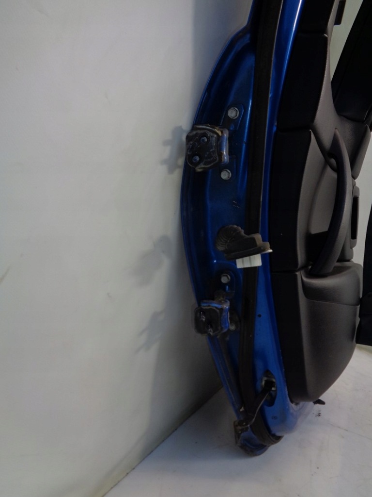 Дверь левое  задняя mazda rx8 04r Киев