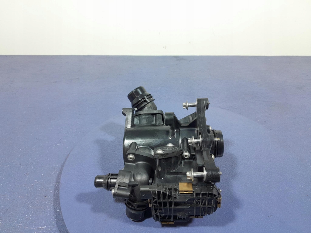 Bmw 2 f44 2.0 b 178 km термостат 8631943 b48a20a Оригинал